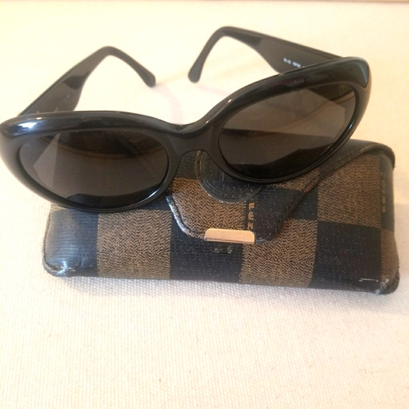 Fendi Accessories - Vintage FENDI 90's Oval Shape Sunglasses Black 140